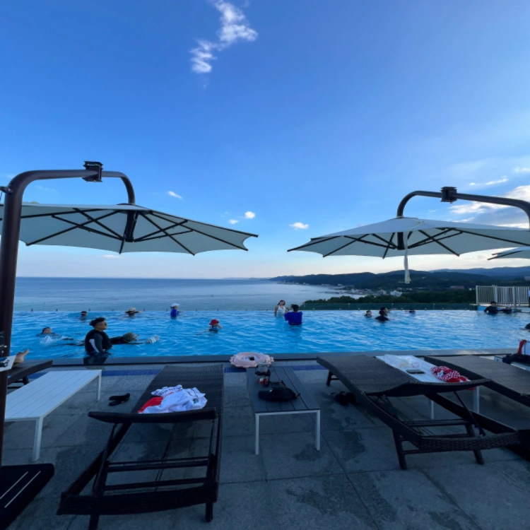 파나크호탤-수영장-모습